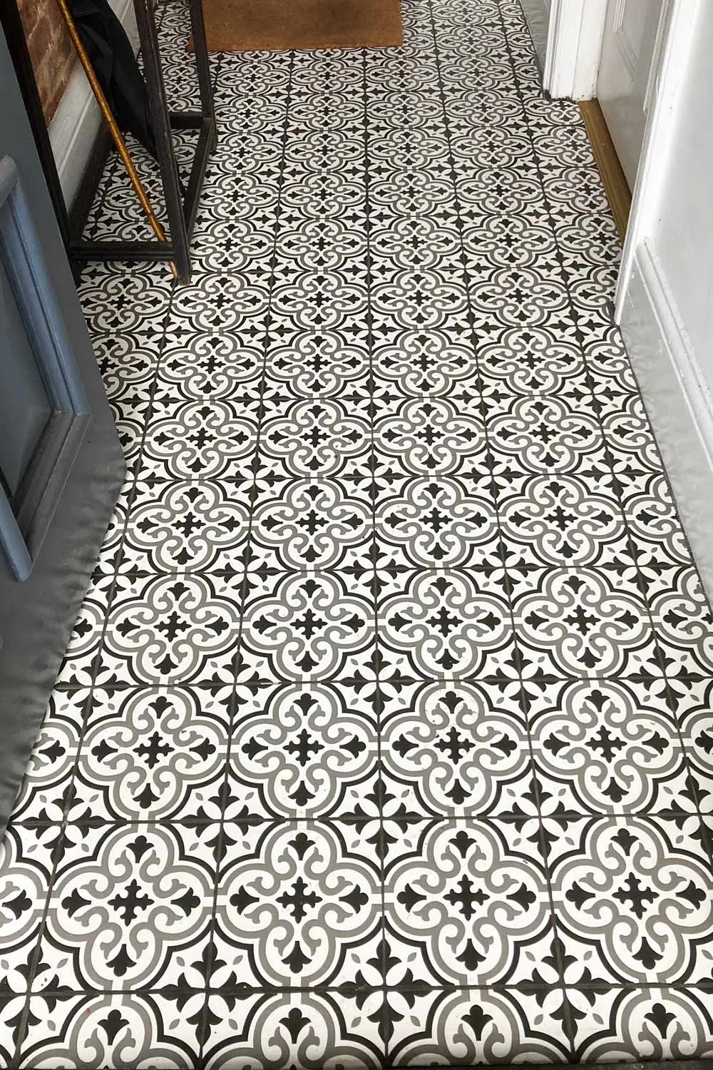 The communal apartment entrance needed a refresh